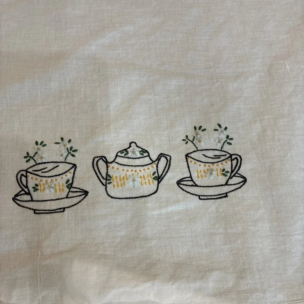 N/A tablecloth has
